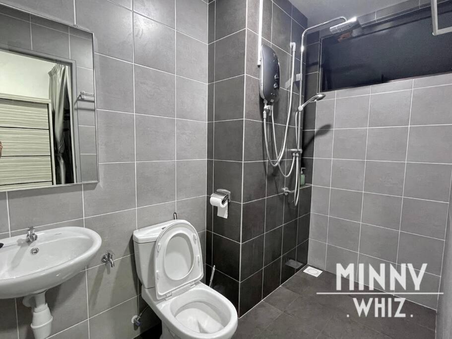 Netizen Near Mrt Couple Balcony Suite #31 Kampong Bukit Dukong Dış mekan fotoğraf