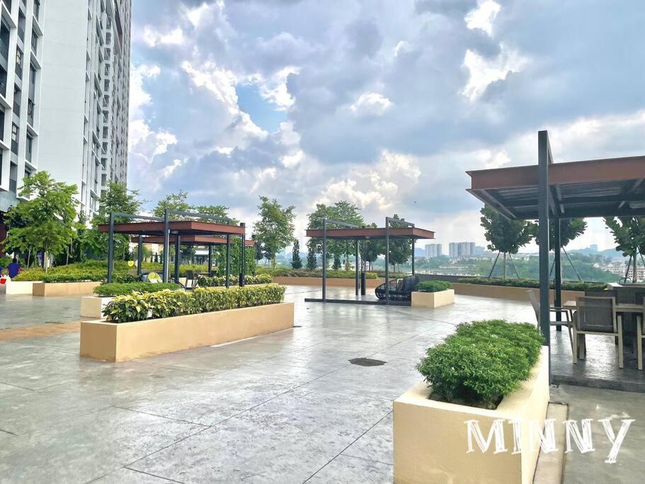Netizen Near Mrt Couple Balcony Suite #31 Kampong Bukit Dukong Dış mekan fotoğraf