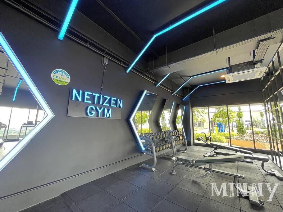 Netizen Near Mrt Couple Balcony Suite #31 Kampong Bukit Dukong Dış mekan fotoğraf